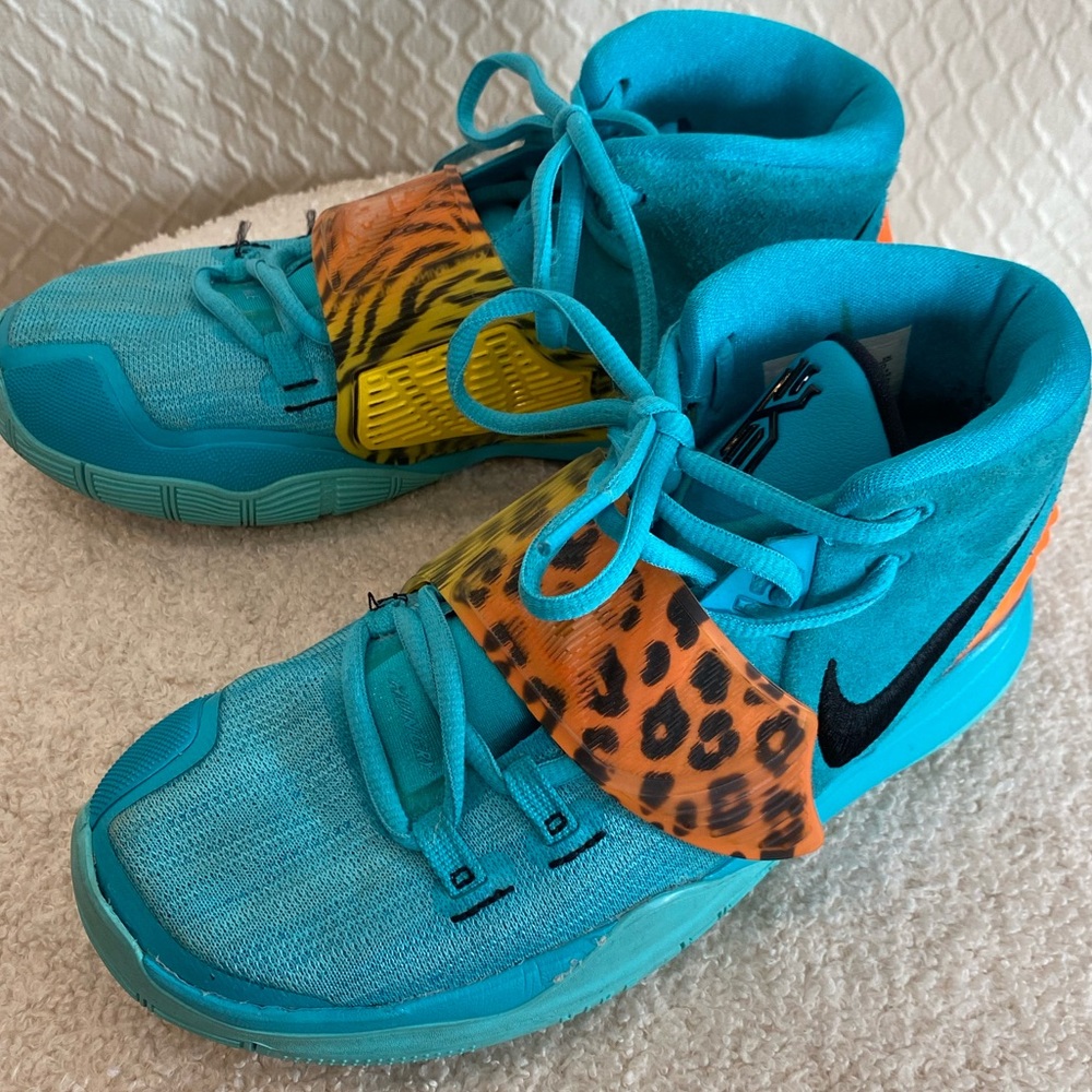 Nike Blue and Orange Animal Print Sneakers. Laces/Velcro. Size 5 Little Boy/Girl